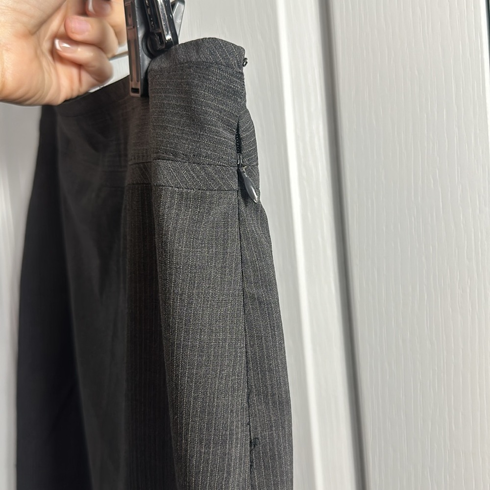 The Limited Luxe Suiting Skirt Sz 6 - dark charcoal with stripe - fully lined - Picture 3 of 5